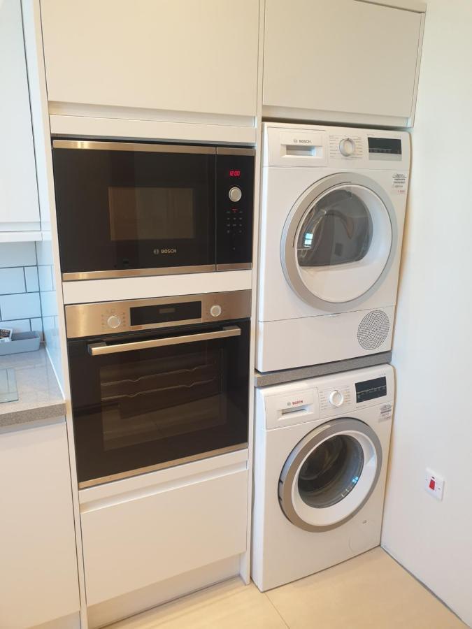 London Luxury Spacious 2 Bedroom Apartment 4 Mins From Ilford Stn. Free Parking Exterior photo