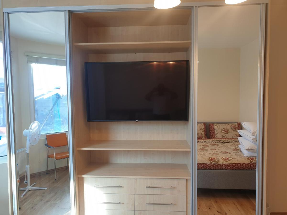 London Luxury Spacious 2 Bedroom Apartment 4 Mins From Ilford Stn. Free Parking Exterior photo