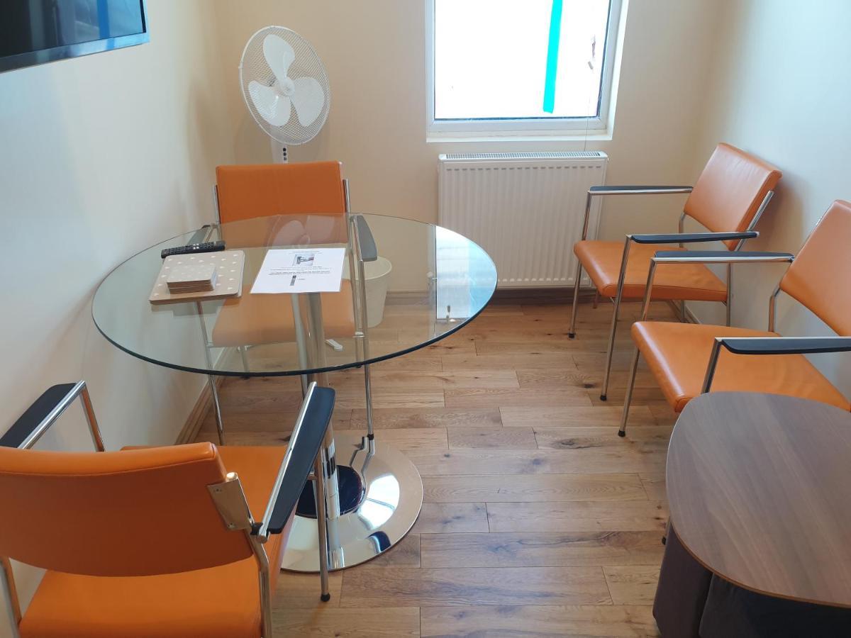 London Luxury Spacious 2 Bedroom Apartment 4 Mins From Ilford Stn. Free Parking Exterior photo