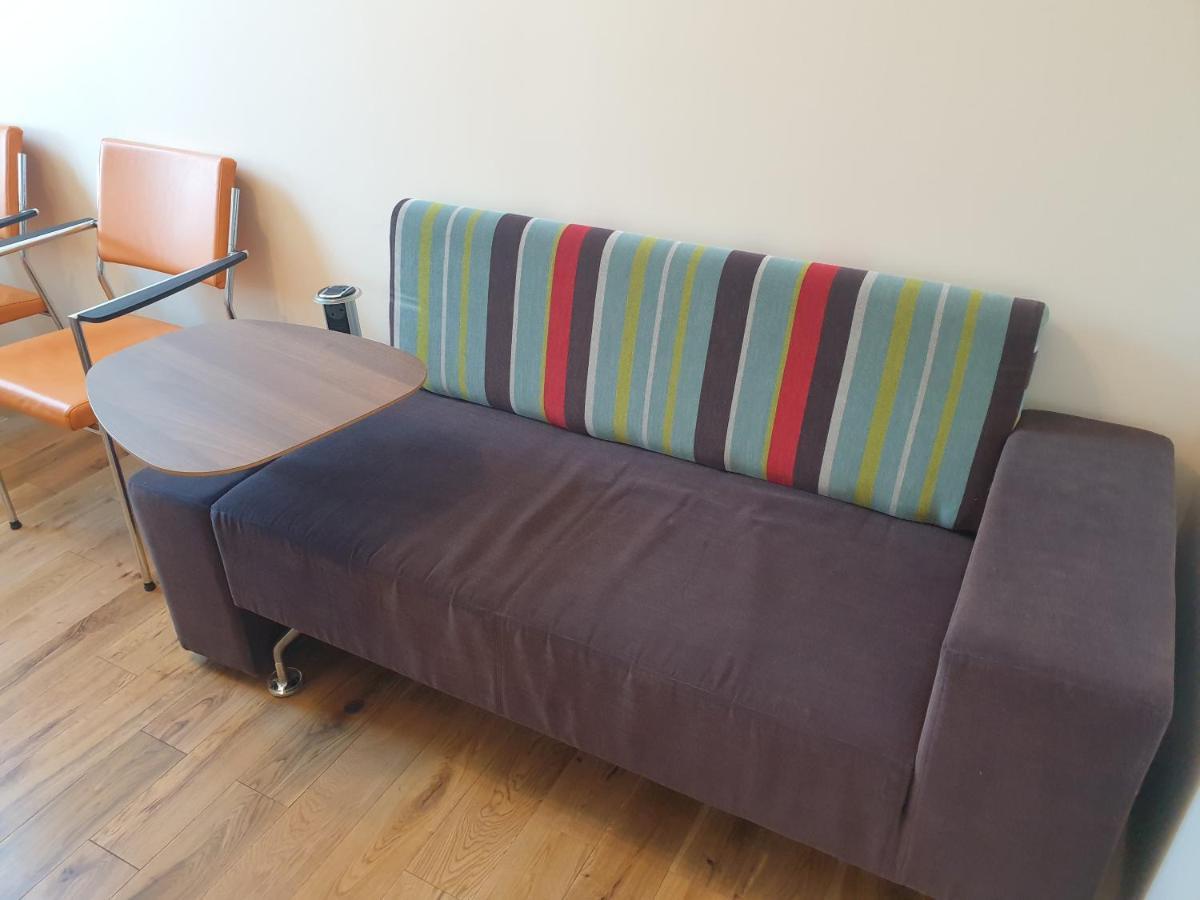 London Luxury Spacious 2 Bedroom Apartment 4 Mins From Ilford Stn. Free Parking Exterior photo