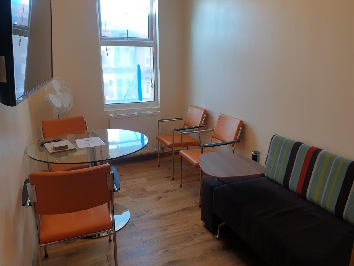 London Luxury Spacious 2 Bedroom Apartment 4 Mins From Ilford Stn. Free Parking Exterior photo